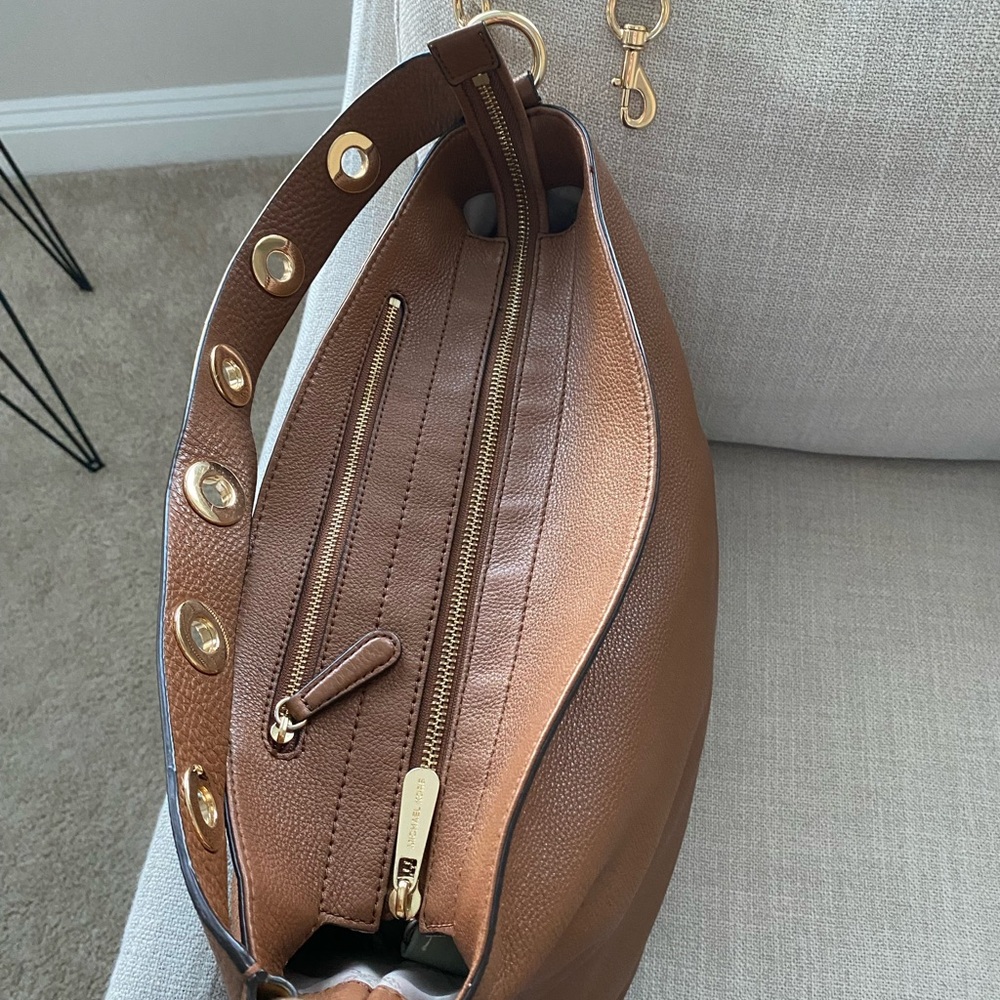 Michael Kors Tan Leather Shoulder Bag with Gold Accents - Picture 5 of 8
